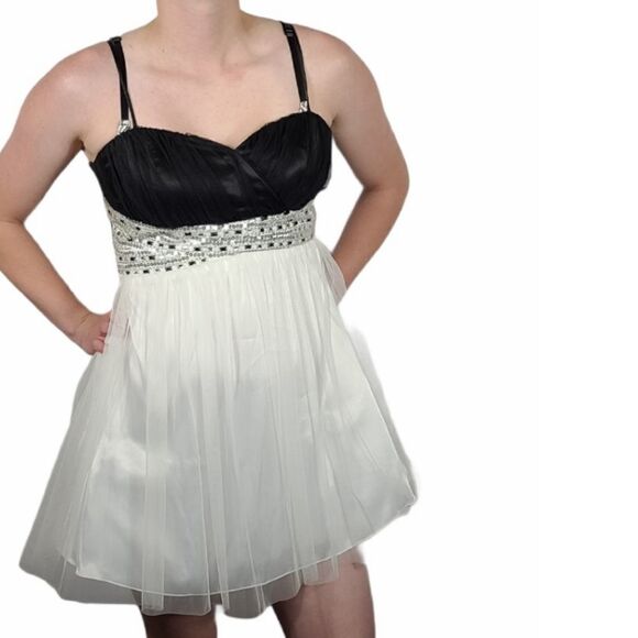 B. Darlin White Party Prom Dress - Picture 1 of 9